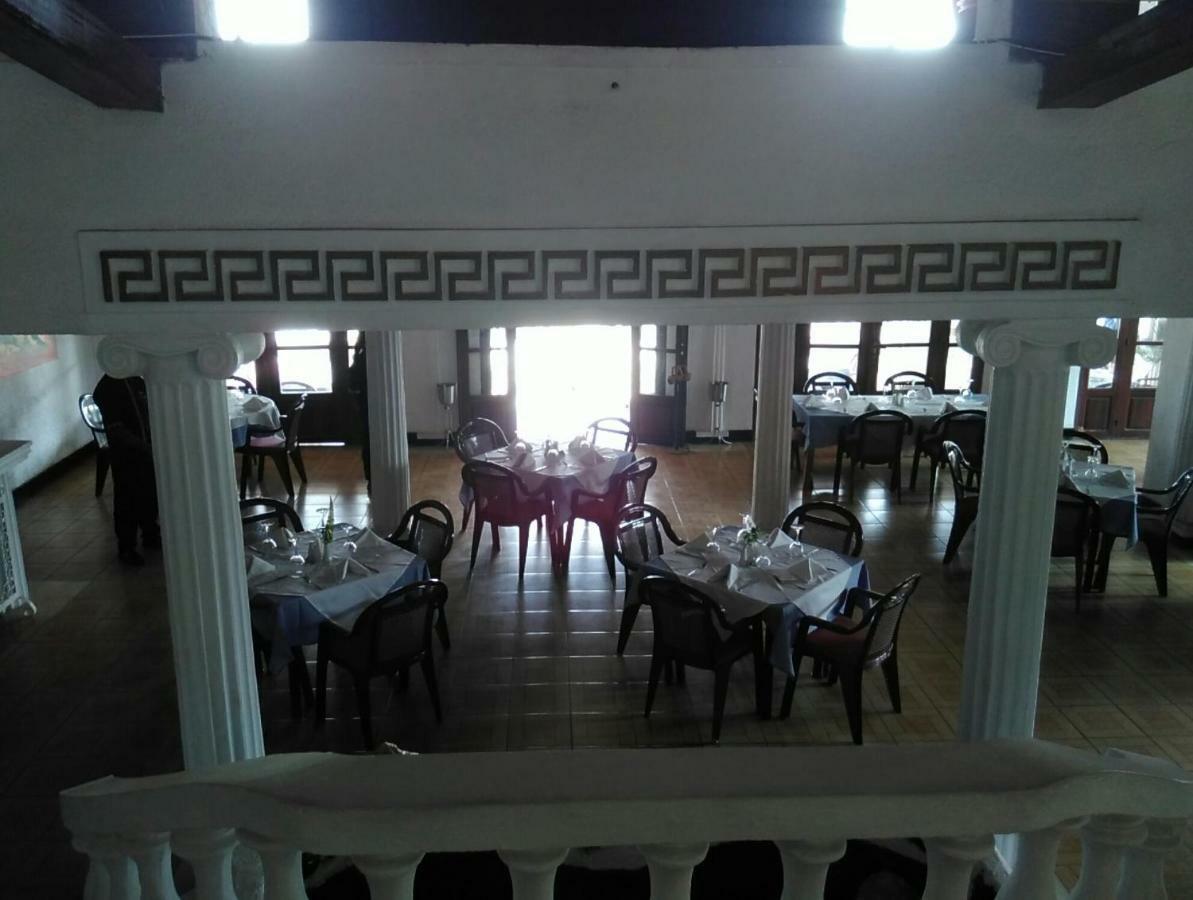 Hotel Restaurant Hellenique Appartements キガリ エクステリア 写真